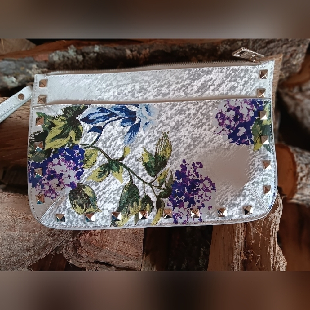 White House Black Market Clutch - Picture 1 of 5